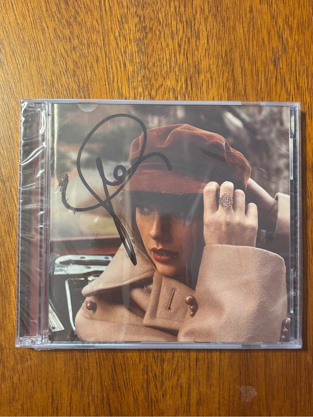 Taylor Swift Red signed cd
